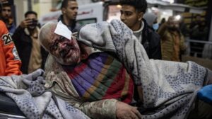 Israel libera a dos rehenes en Rafah y provoca "una masacre" con 100 civiles muertos, según Hamás