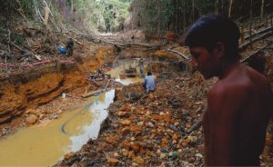 La FANB destruyen balsas y campamentos de la minería ilegal en Amazonas de Venezuela