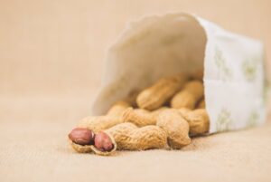 La FDA aprueba el primer fármaco que ayuda a reducir las reacciones alérgicas a alimentos como el cacahuete