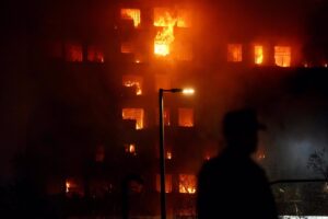 La Generalitat anuncia ayudas directas, de alquiler y bonificación de vivienda para afectados del incendio en Campanar