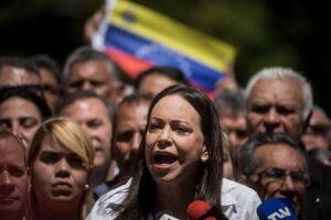 La Mesa Directiva del Congreso de Perú rechaza la inhabilitación de María Corina Machado - AlbertoNews