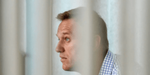 La UE apunta que impondrá sanciones contra los responsables de la muerte de Navalni