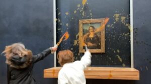 La larga historia de atentados contra la Mona Lisa, y cómo su robo en 1911 la convirtió en el ícono popular que es hoy - AlbertoNews