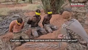 Las Fuerzas especiales ucranianas aparecen en un vídeo interrogando a mercenarios de Wagner en Sudán