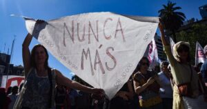 Las Madres de Plaza de Mayo denuncian que Meta ha suspendido la cuenta de Instagram de su radio