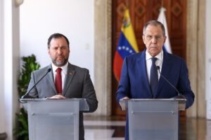Lavrov en Caracas: "Rechazamos chantaje y sanciones de EE .UU."