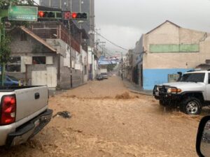 Lluvia en La Guaira dejó daños en algunas casas