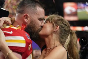 Los Kansas City Chiefs ganan la Super Bowl del caos: abucheos a Taylor Swift, su novio zarandea a su entrenador y Patrick Mahomes reina de nuevo