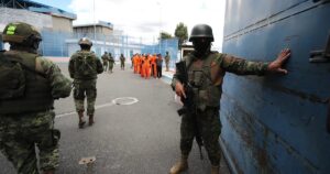 Luis Lara, ex ministro de Defensa de Ecuador: “Si se declaró una guerra sin planificación, es muy peligroso”
