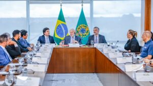 Lula recibe a la FIFA y afirma que Brasil está capacitado para albergar el Mundial de 2027 - AlbertoNews