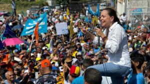Machado pide a monaguenses convertirse en "mensajeros del cambio"