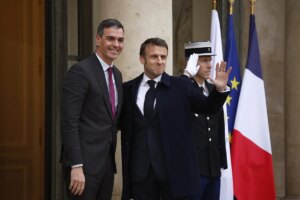 Macron advierte de que "hay que prepararse para un ataque de Rusia"
