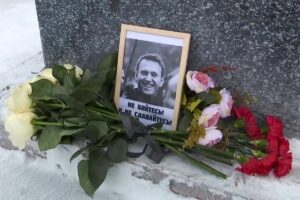 Madre de Navalny presenta demanda en Rusia para exigir entrega del cadáver de su hijo