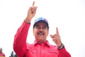 Maduro asegura que ganará elecciones "por las buenas o por las malas"