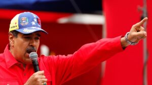 Maduro dice que van a ganar las elecciones “por las buenas o por las malas”