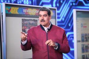 Maduro dijo que Barcelona y Puerto La Cruz "le dan tres patadas" a Nueva York