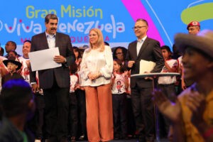 Maduro lanza Gran Misión Viva Venezuela con orden de crear 1.136 «casas culturales»