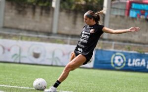 Mariana Speckmaier está encendida en el fútbol femenino de Nueva Zelanda