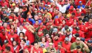 Miles de chavistas conmemoran los 32 años del golpe de Estado fallido de Hugo Chávez
