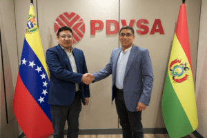 Ministro boliviano aterrizó en Venezuela para trazar más negocios en el sector gasífero