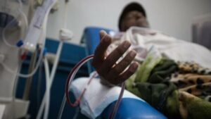 Pacientes renales en El Tigre piden gasolina para llegar a la unidad de diálisis