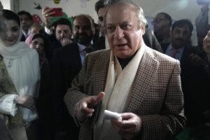 Pakistn elige su Parlamento en unas elecciones marcadas por la violencia y apagones de internet