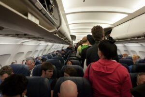 Pesar el equipaje de mano es cosa del pasado. Esta aerolínea está pesando a los pasajeros "por seguridad"