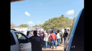 Pobladores protestan exigiendo que sigan con la búsqueda de víctimas en mina de Bolívar