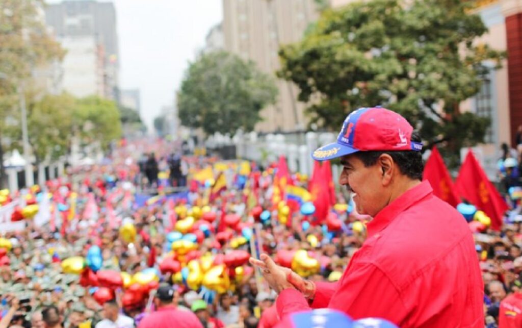 Presidente Maduro aseguró que consulta nacional establecerá fecha de elección presidencial
