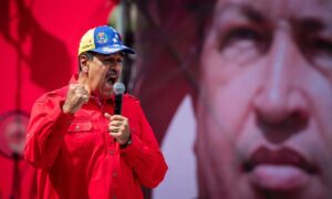 Maduro cierra espacios democráticos