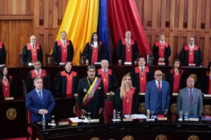 Presidente Nicolás Maduro llama con urgencia a elegir jueces de paz