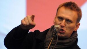 Quién era el líder opositor Alexei Navalny, el crítico que acusaba a Putin de "chuparle la sangre a Rusia"