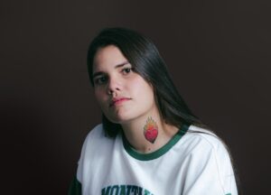 Rapera carabobeña Vero Pereira presentó nuevo sencillo “Sociedad Ignorante”