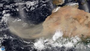 Recomiendan el uso del tapabocas como barrera de prevención ante el polvo del Sahara