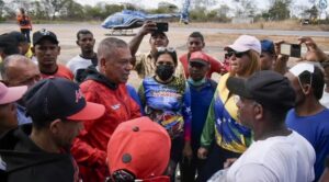 Rescatan a 208 personas vivas en la mina Bulla Loca de Bolívar