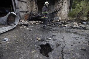 Rescatistas ucranianos informan de la muerte de un bebé por un ataque ruso en Járkov - AlbertoNews