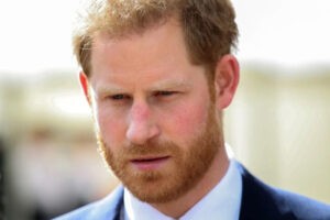 Revelan que el príncipe Harry habló con su padre y viajará a Inglaterra tras conocer que el rey tiene cáncer