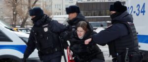 Rusia: Al menos 150 personas fueron condenadas por homenajear a Navalni - AlbertoNews