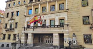 TSJPV confirma la pena de ocho años de prisión para un guardia civil del aeropuerto de Bilbao por tráfico de droga