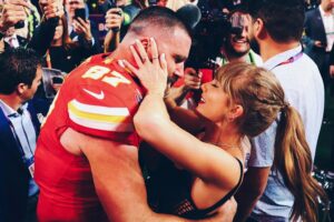 Taylor Swift y Travis Kelce donaron 200.000 dólares a la familia de la mujer asesinada en el tiroteo tras el desfile de la victoria del Super Bowl