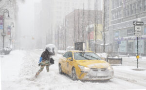 Tormenta de nieve paraliza todo en Nueva York
