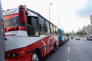 Transportistas esperan un aumento del pasaje urbano a Bs. 15 “lo más pronto posible”