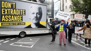 Tribunal Superior de Londres decidirá más adelante extradición de Assange