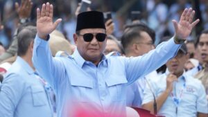 El ministro de Defensa y candidato favorito en las elecciones presidenciales de Indonesia, Prabowo Subianto, durante un mitin electoral.