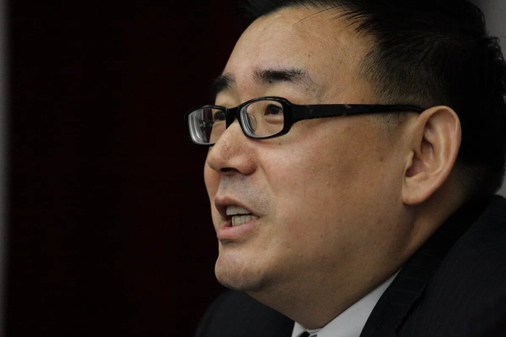 Un escritor australiano condenado a muerte en China por espionaje