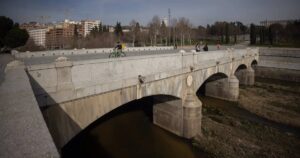 Un juez decide si suspende la 'mascletà' de Almeida en el Puente del Rey, en pleno espacio de renaturalización