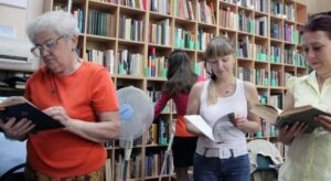 Un tercio de los españoles sigue sin abrir un libro, según se lamenta Cedro