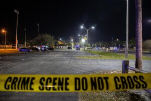 Un tiroteo en EEUU se salda con un incendio y al menos seis desaparecidos