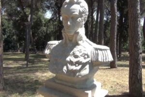 Vandalizaron busto de Simón Bolívar que está en el monte Sacro de Roma (+Fotos)