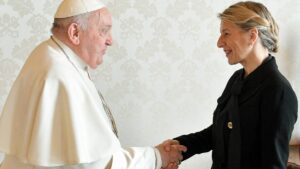 Yolanda Díaz y el papa Francisco